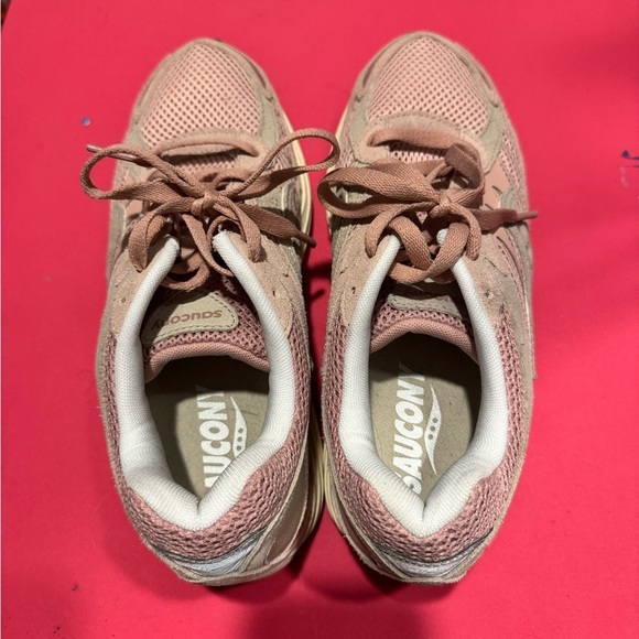 Pink Saucony ProGrid Omni 9 Premium Sneaker Men’s 8/Women’s 9.5 - Picture 2 of 4